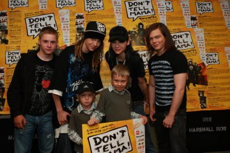 lé tokio hotel avec dé petit fan